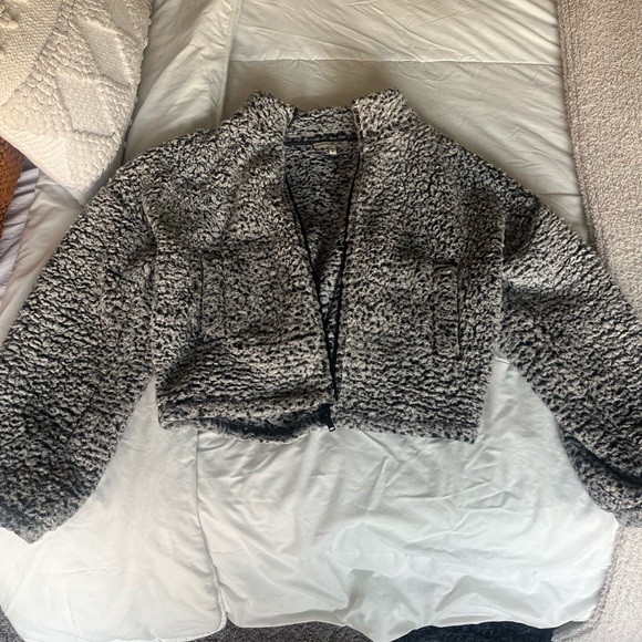 Express Sherpa jacket. Size medium! - Picture 2 of 4